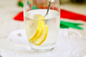 柠檬蜂蜜水的功效与作用及禁忌